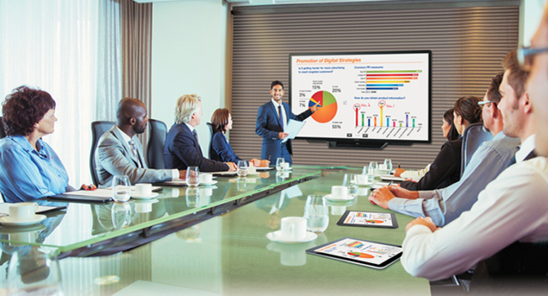 Sharp PN-80TC3, gigante evoluto tra i multitouch