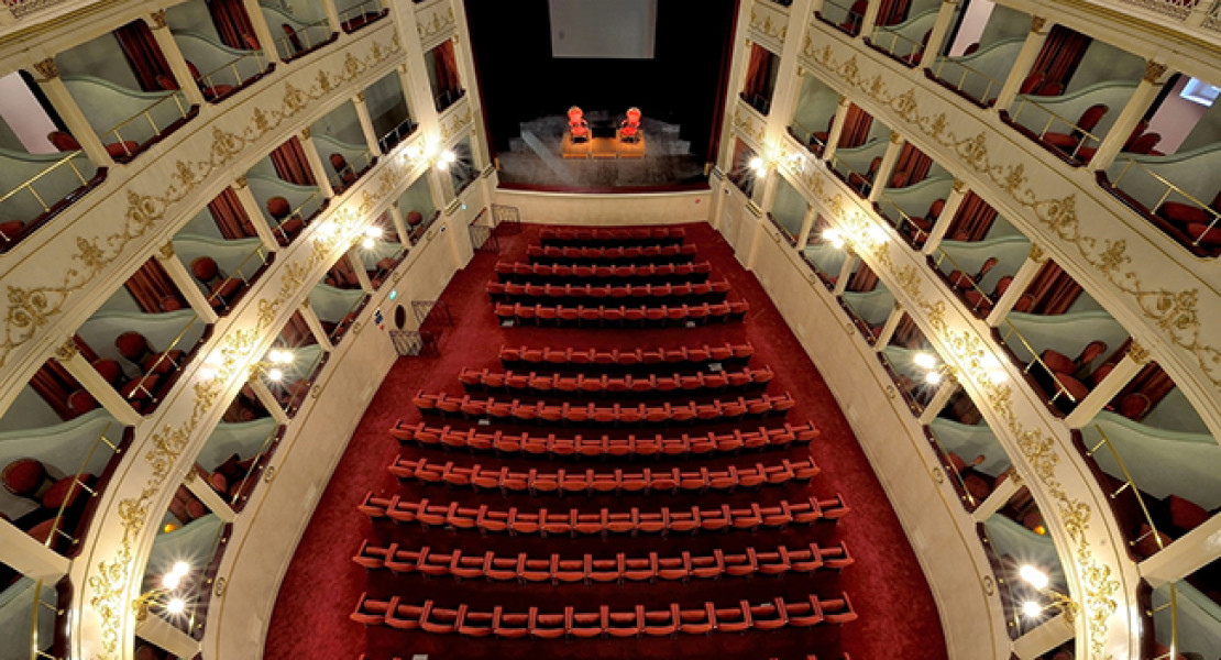 La sicurezza va in scena a teatro