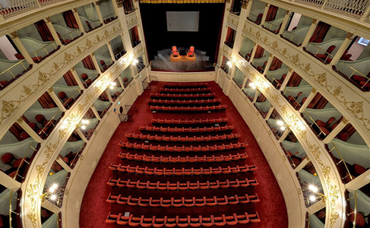 La sicurezza va in scena a teatro