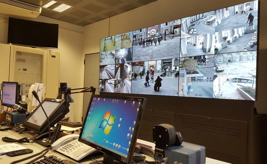 I display Panasonic al servizio della Polizia Ferroviaria