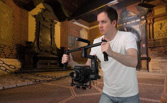Panasonic svela le specifiche della telecamera da cinema compatta AU-EVA1