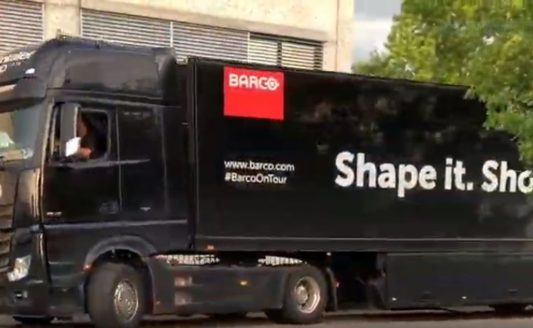 Il Truck di Barco presso le sede di COMM-TEC