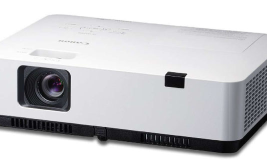 I soci perfetti – Canon, nuovi vpr a tre LCD