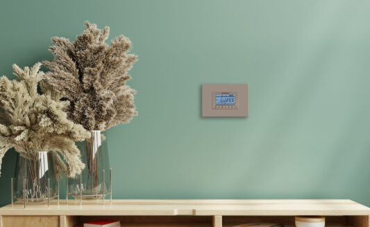 Fantini Cosmi amplia la gamma di termostati e cronotermostati da incasso